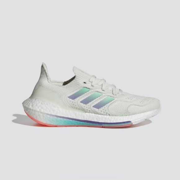 adidas Ultraboost 22
HEAT.RDY Running Shoe (Women) - Picture 9 of 16